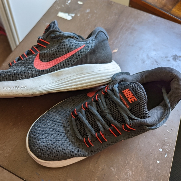 Nikes - Picture 6 of 6